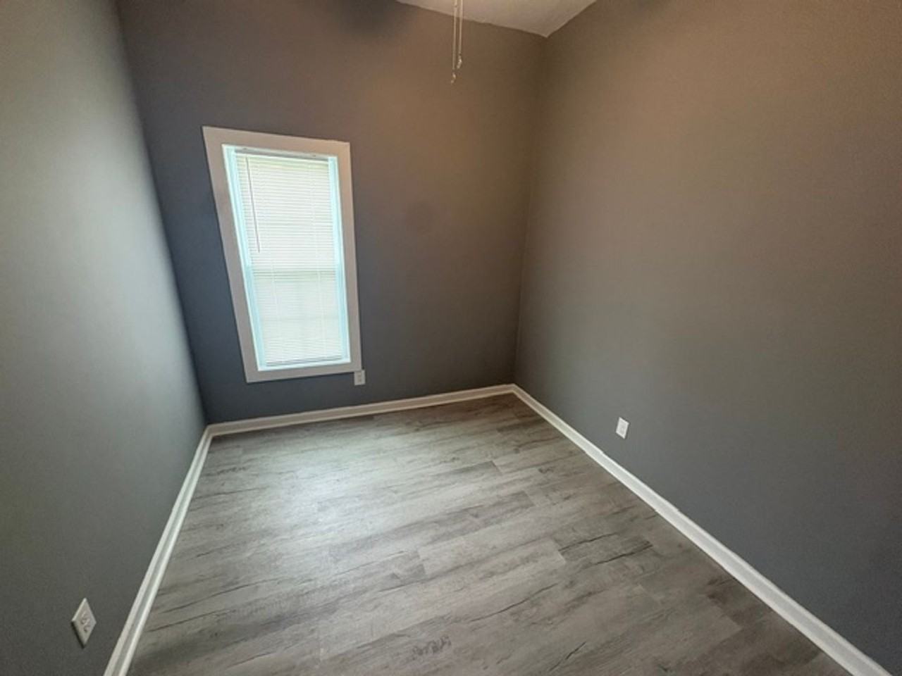 115B N College St - Photo 4 of 7