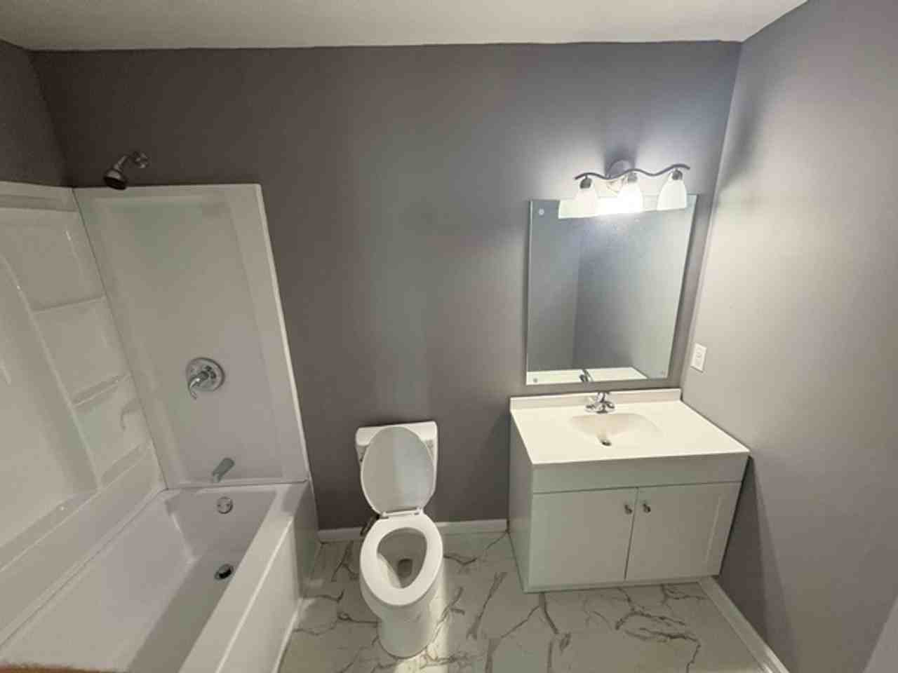 115B N College St - Photo 5 of 7