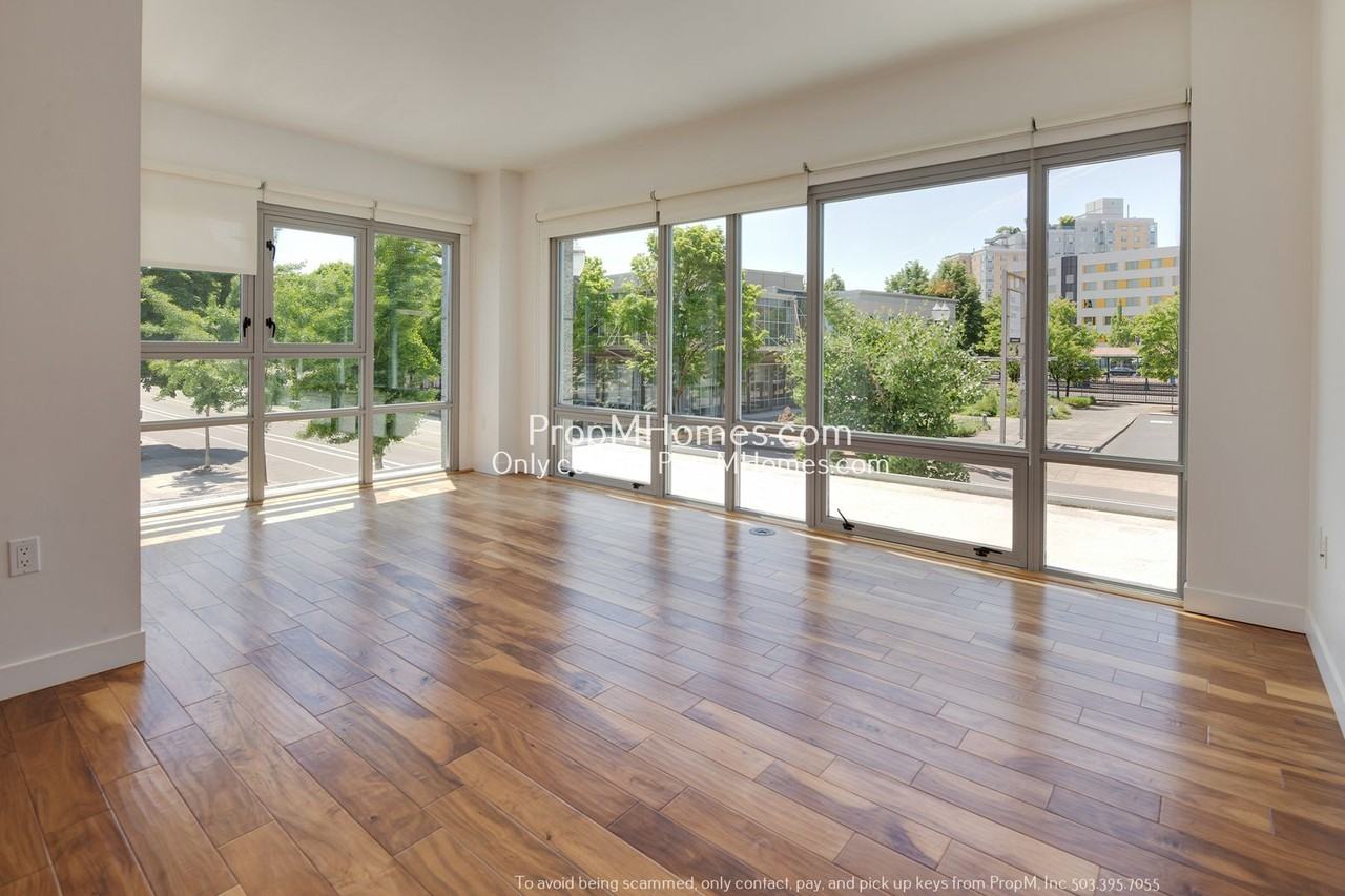 1260 Nw Naito Pkwy #210 - Photo 3 of 25