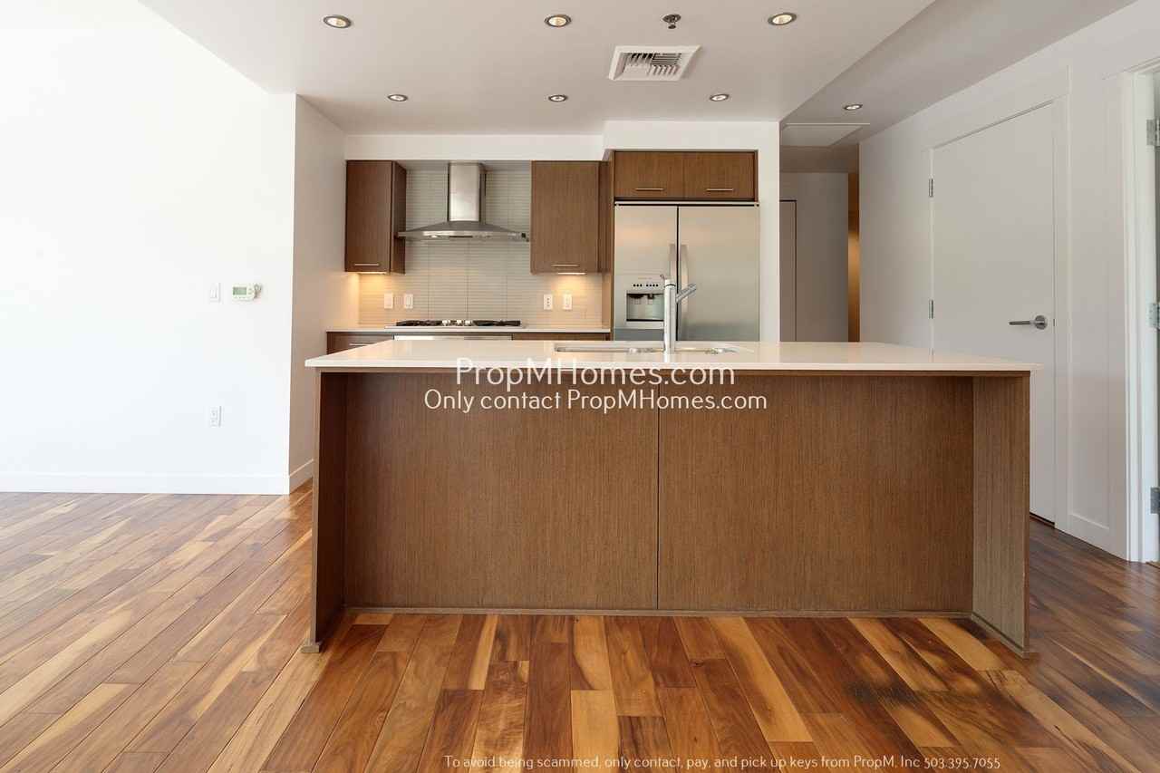 1260 Nw Naito Pkwy #210 - Photo 6 of 25
