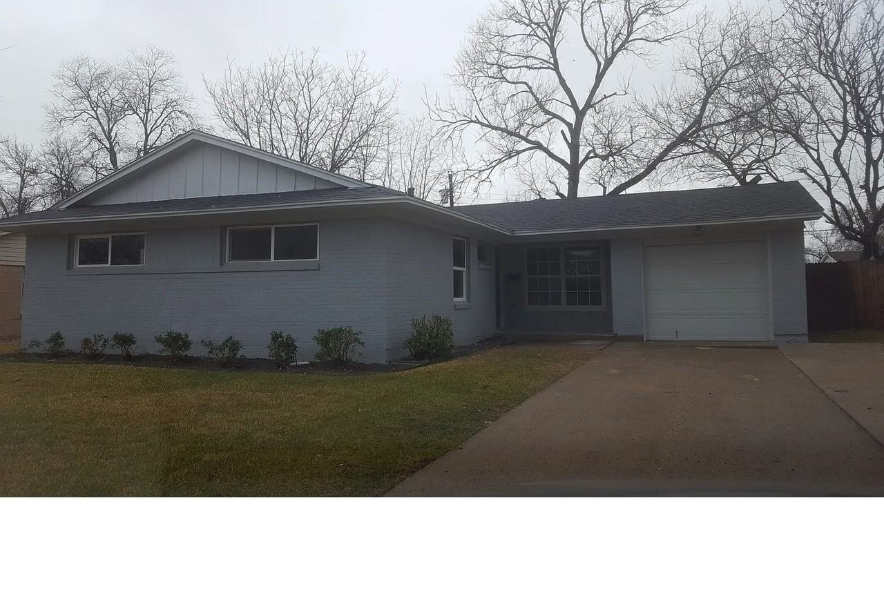 13375 Glenside Dr - Photo 3 of 7
