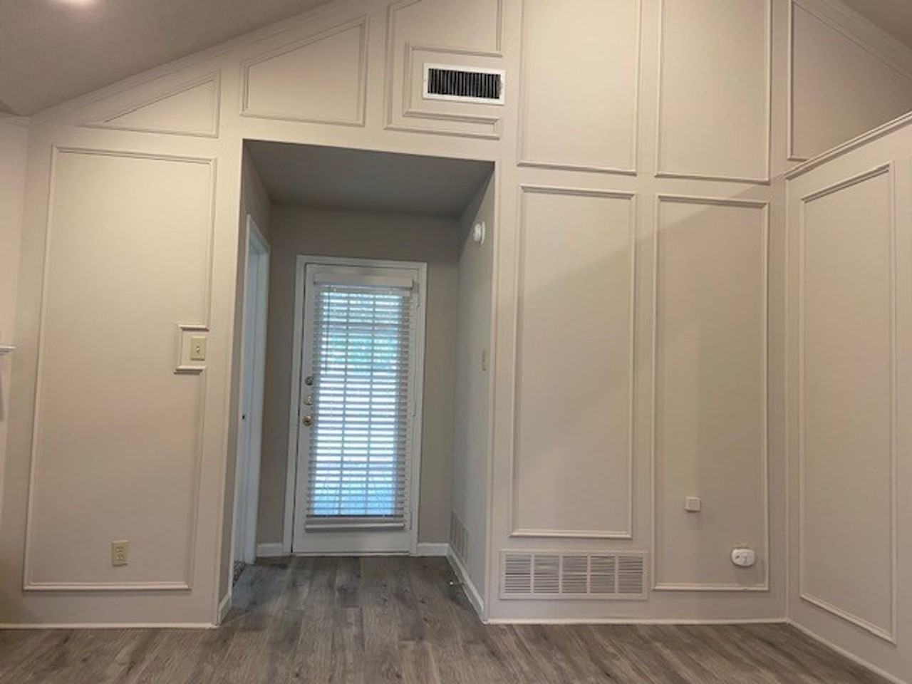2303 Markland St - Photo 4 of 40