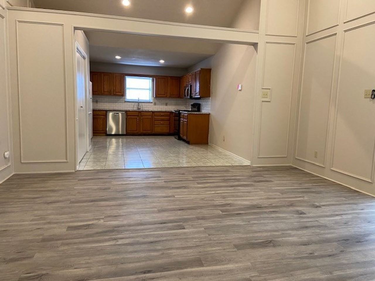 2303 Markland St - Photo 5 of 40