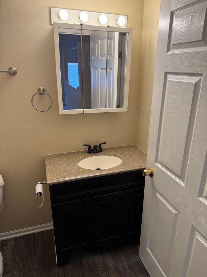 205 Broadway St S - Photo 5 of 6