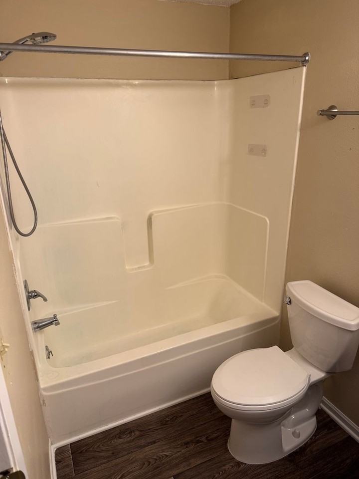 205 Broadway St S - Photo 6 of 6