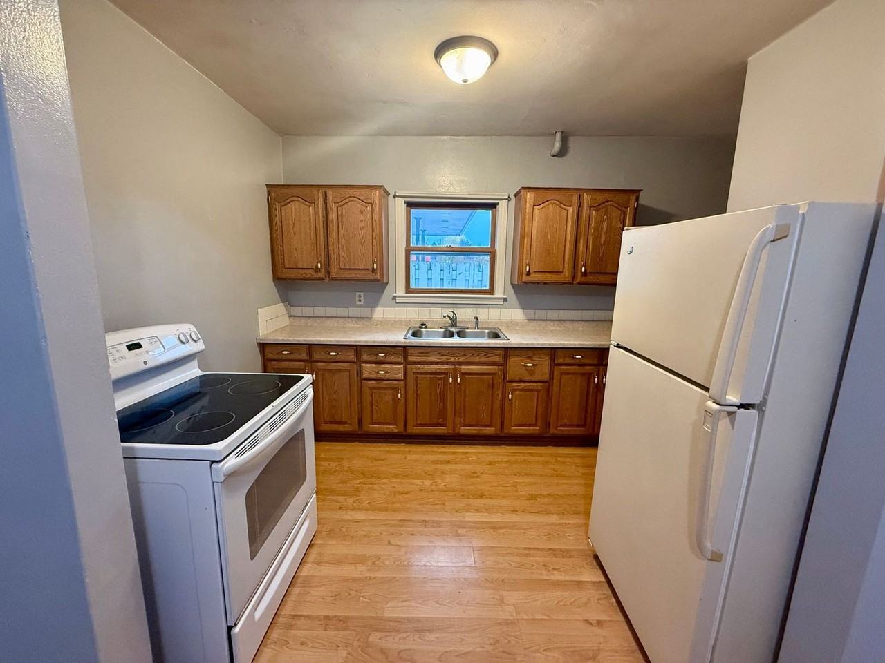 515 W Strowbridge St - Photo 2 of 27