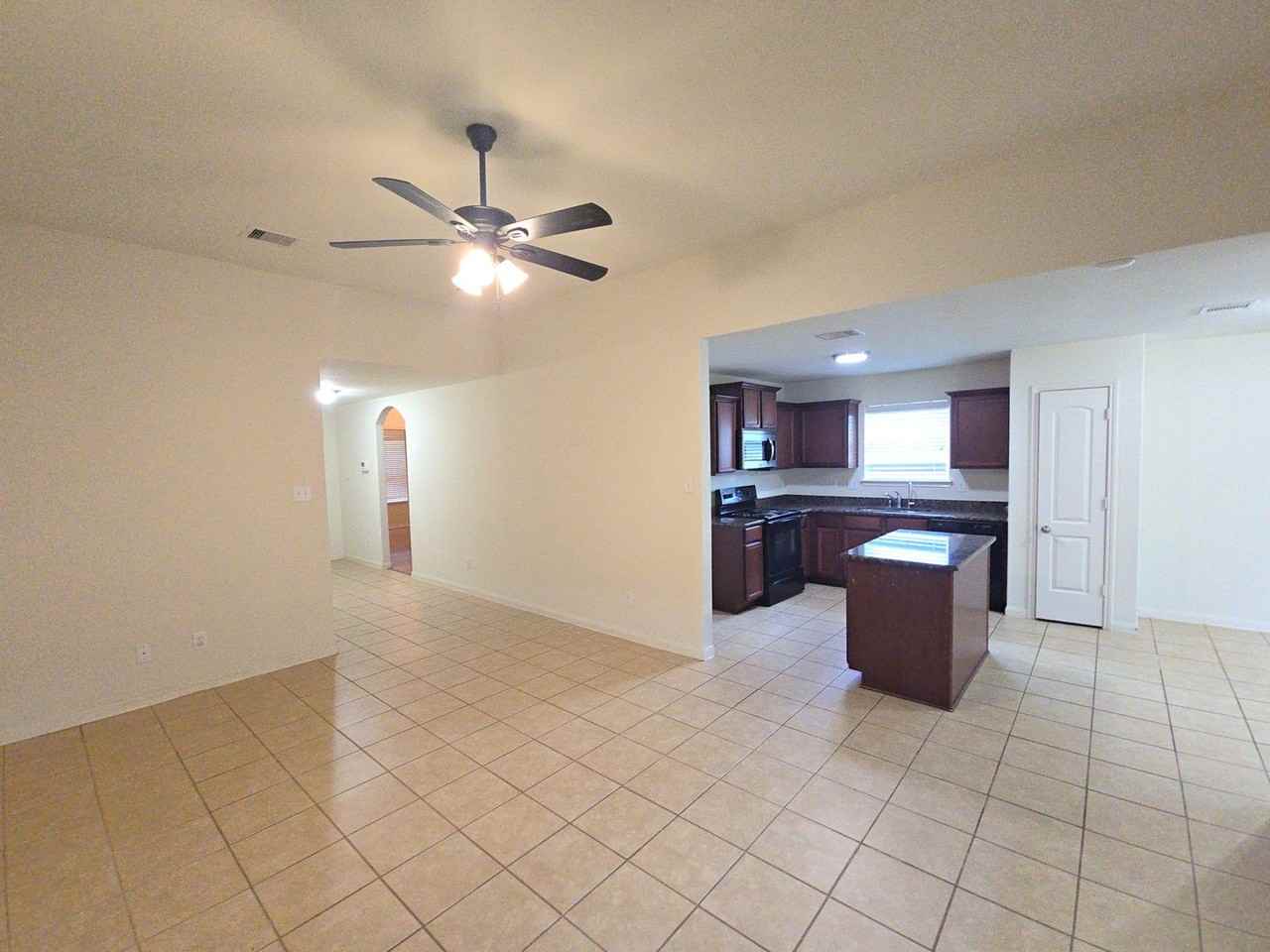 2303 Golden Brandy Ln - Photo 2 of 23