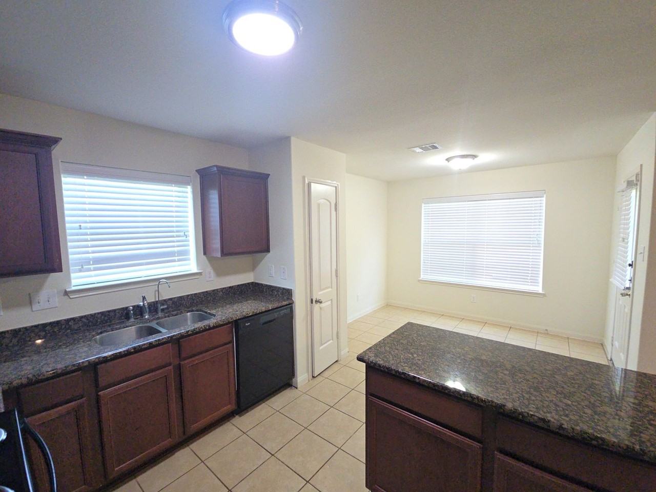 2303 Golden Brandy Ln - Photo 5 of 23