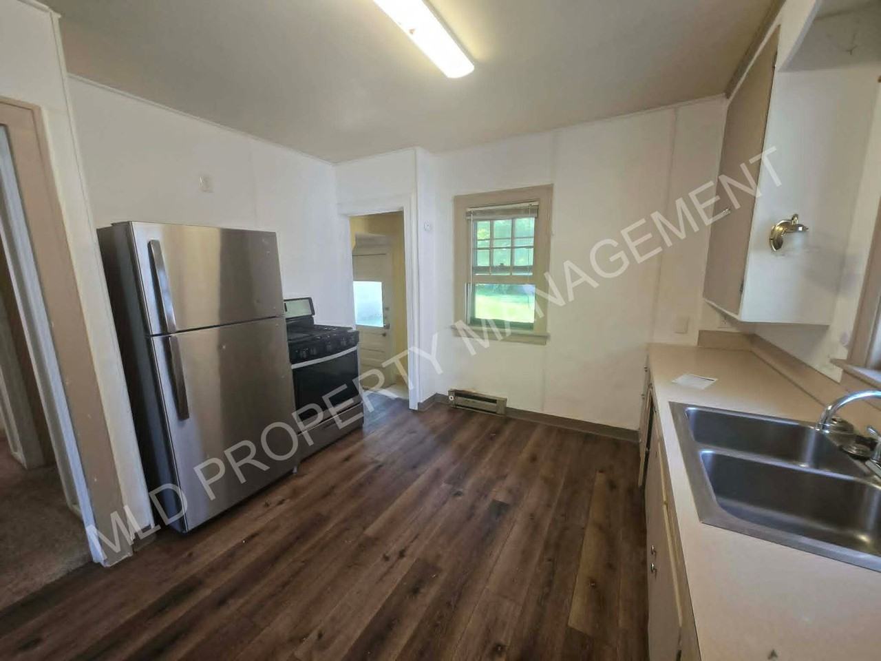 2821 Congress Ave - Photo 4 of 14