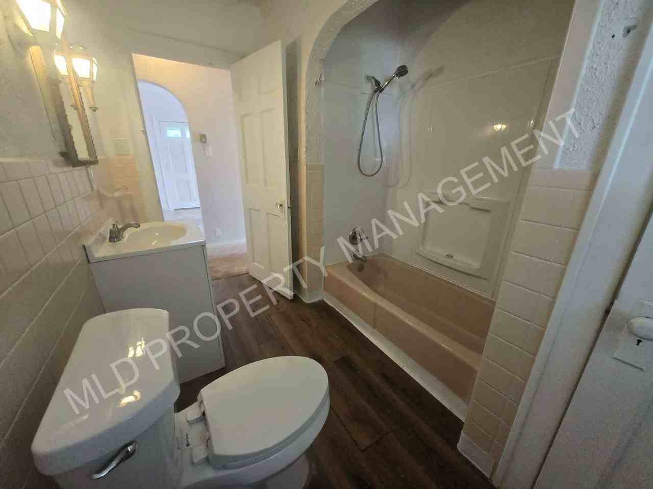 2821 Congress Ave - Photo 7 of 14