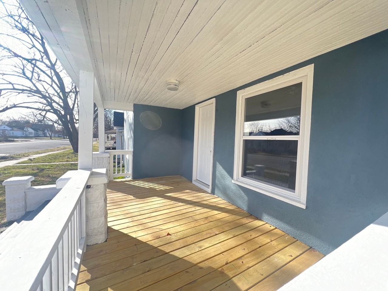 209 W College St - Photo 3 of 17