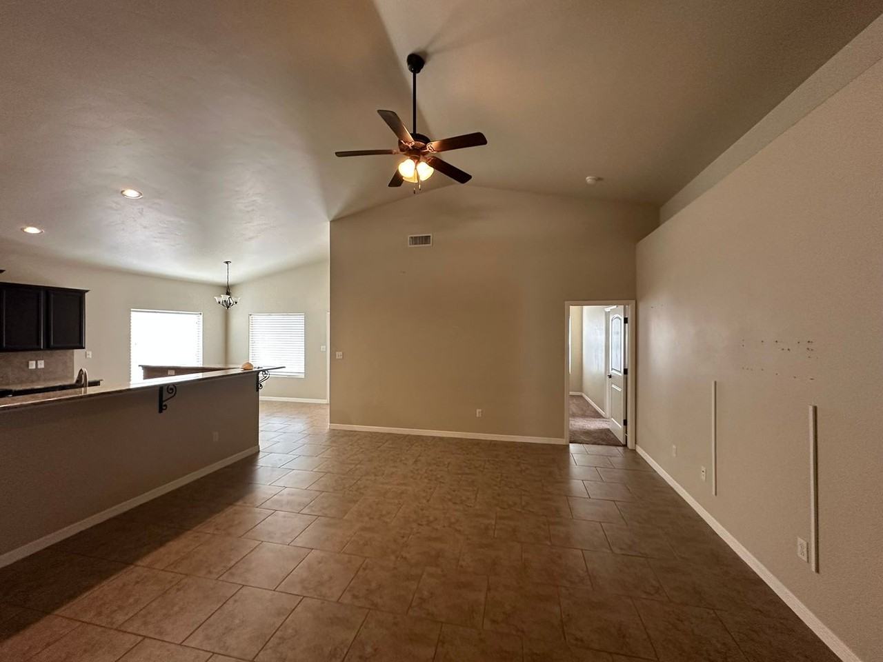 1815 Amber Dr - Photo 3 of 16