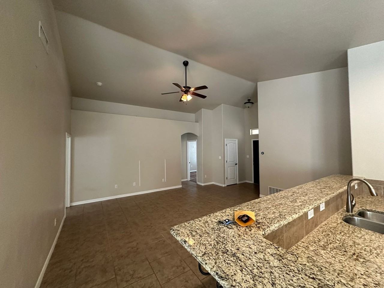 1815 Amber Dr - Photo 4 of 16