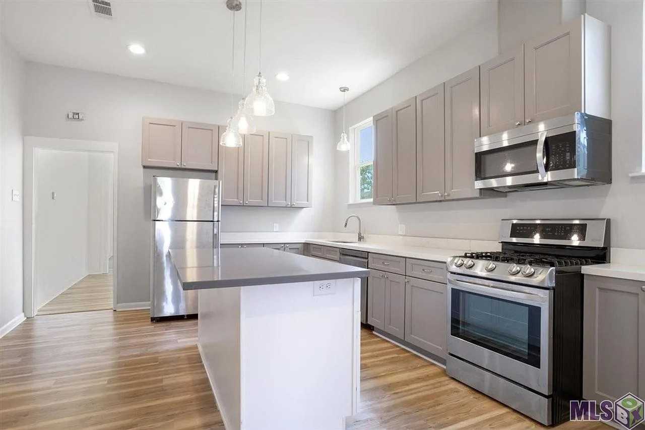 663 N 8th St - Photo 2 of 23