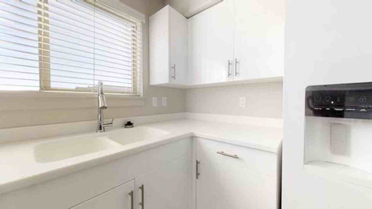 1080 W 965 N - Photo 3 of 13
