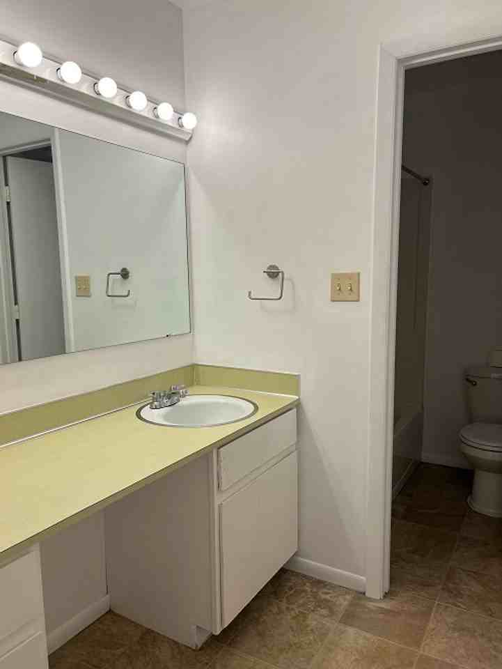 801 E Drake Rd - Photo 7 of 12