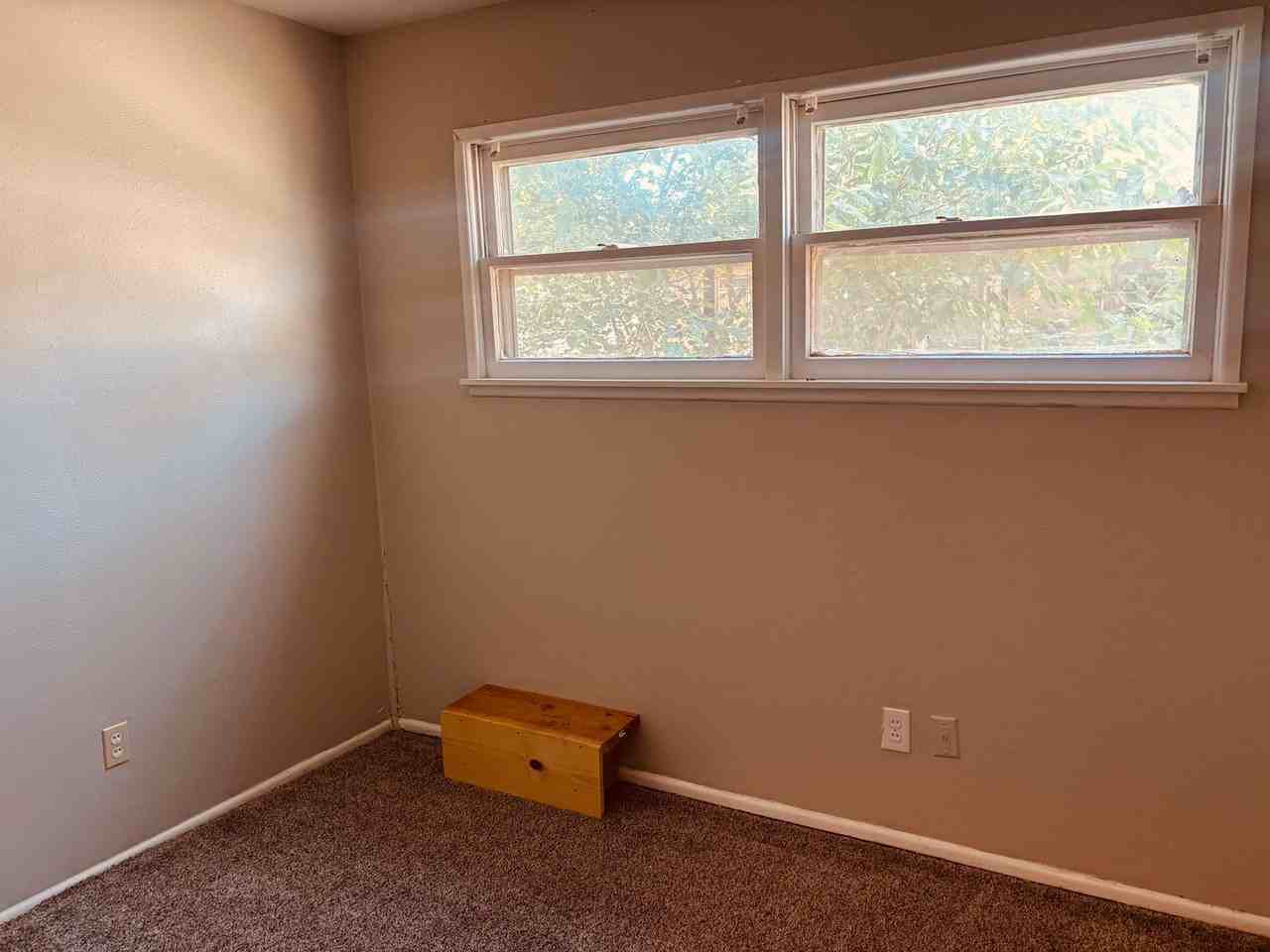 3242 S Millwood Ave - Photo 7 of 10