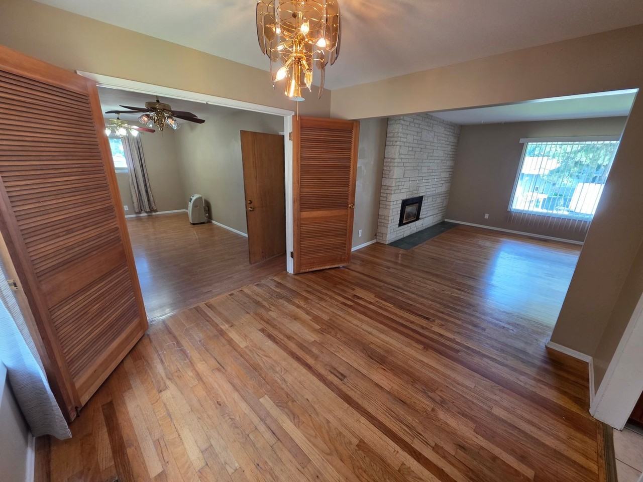 3718 E 15th Ave - Photo 4 of 26