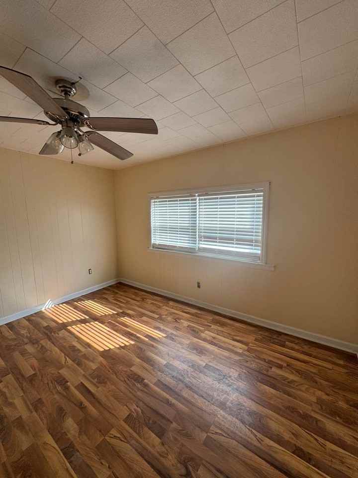 1316 Huron Ave - Photo 2 of 6