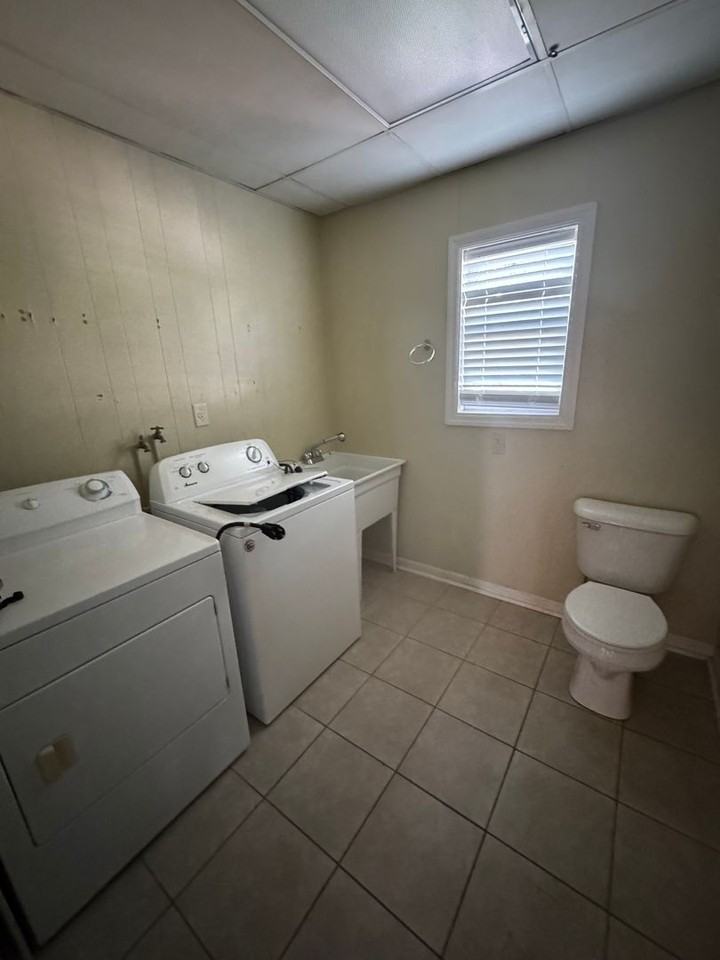 1316 Huron Ave - Photo 3 of 6
