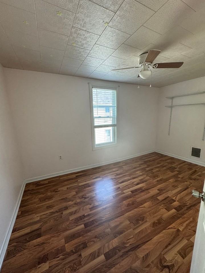 1316 Huron Ave - Photo 4 of 6