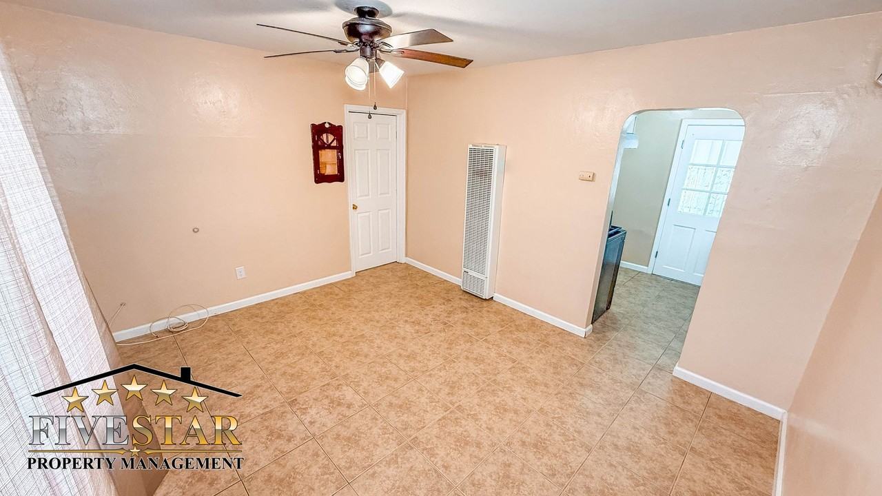 912 Bradshaw St - Photo 5 of 26