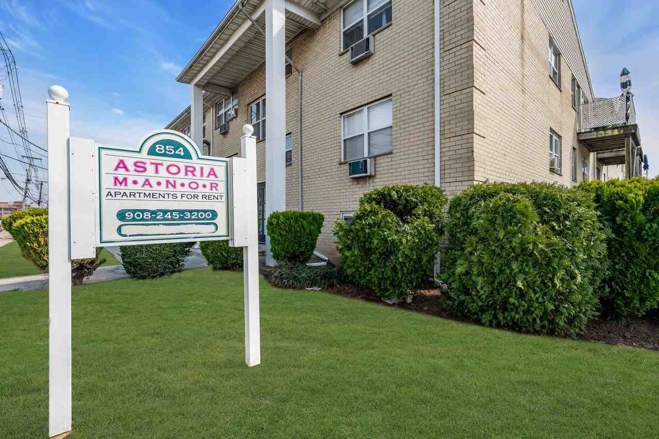 Astoria Manor - Photo 3 of 7