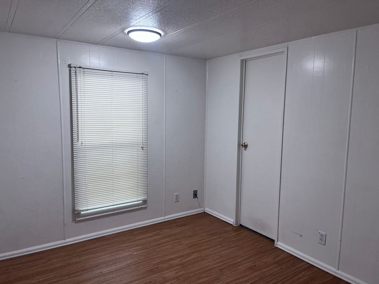 1053 Caroline Ct - Photo 7 of 17