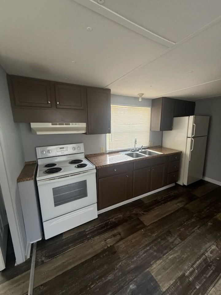 127 W Strider St - Photo 2 of 6