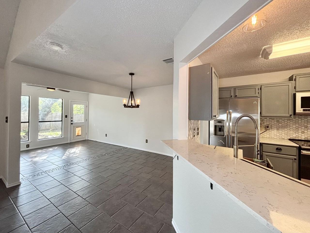 15606 Knollhollow - Photo 3 of 26