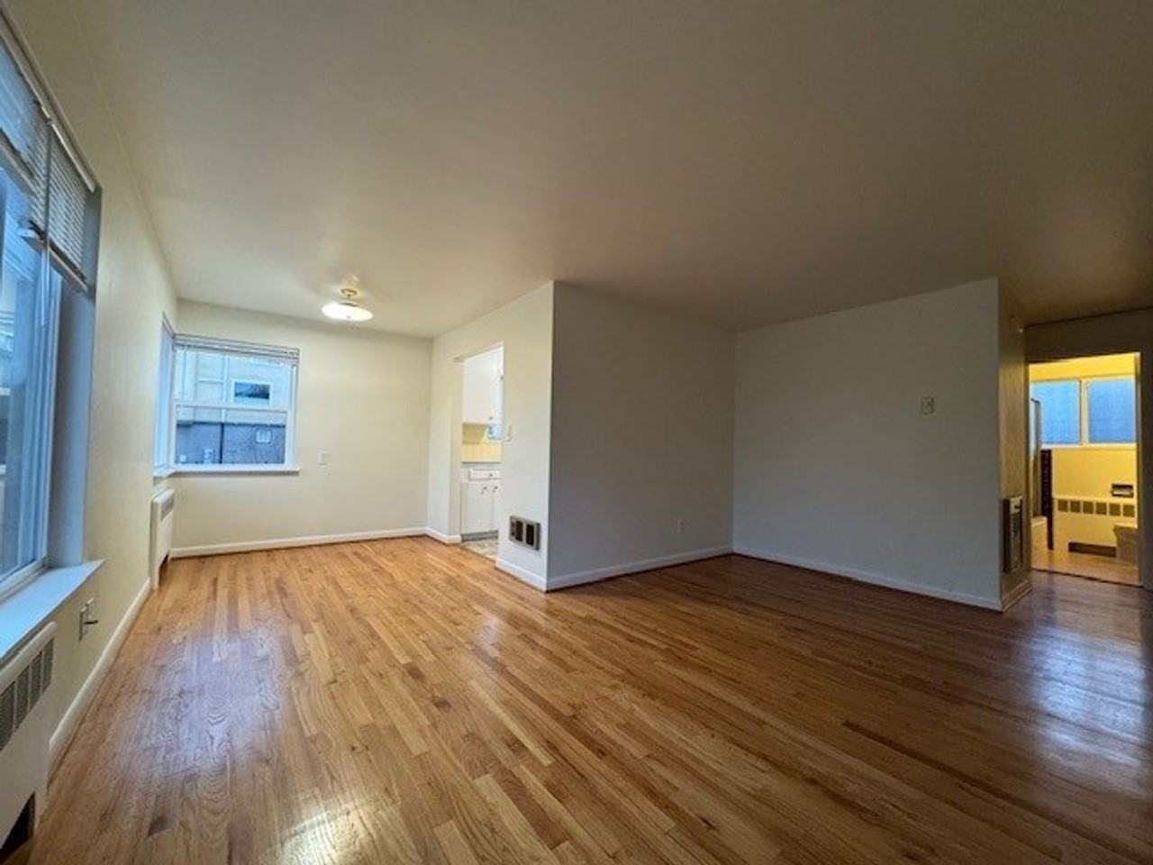 4300 Sw Seattle St - Photo 4 of 9