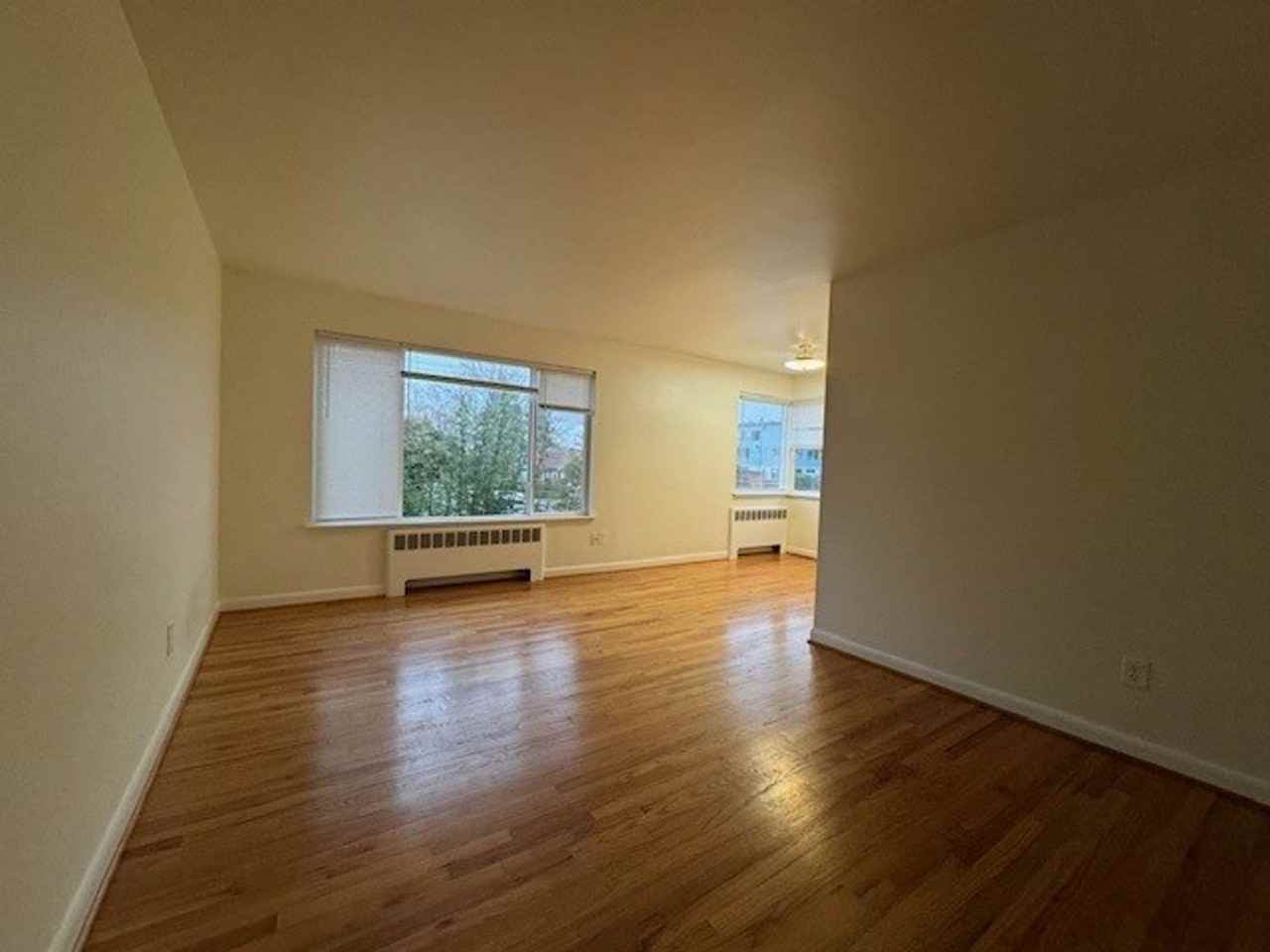 4300 Sw Seattle St - Photo 5 of 9