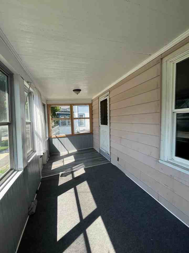 18 Robin St - Photo 2 of 28
