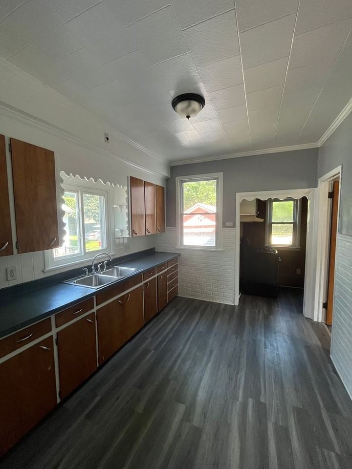 18 Robin St - Photo 6 of 28
