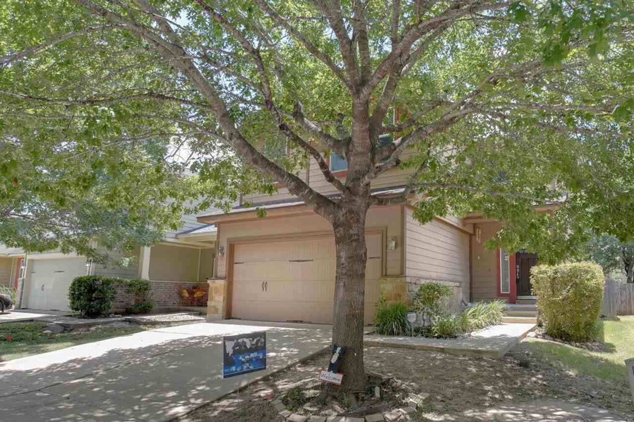1609 Waxberry Ln - Photo 2 of 20