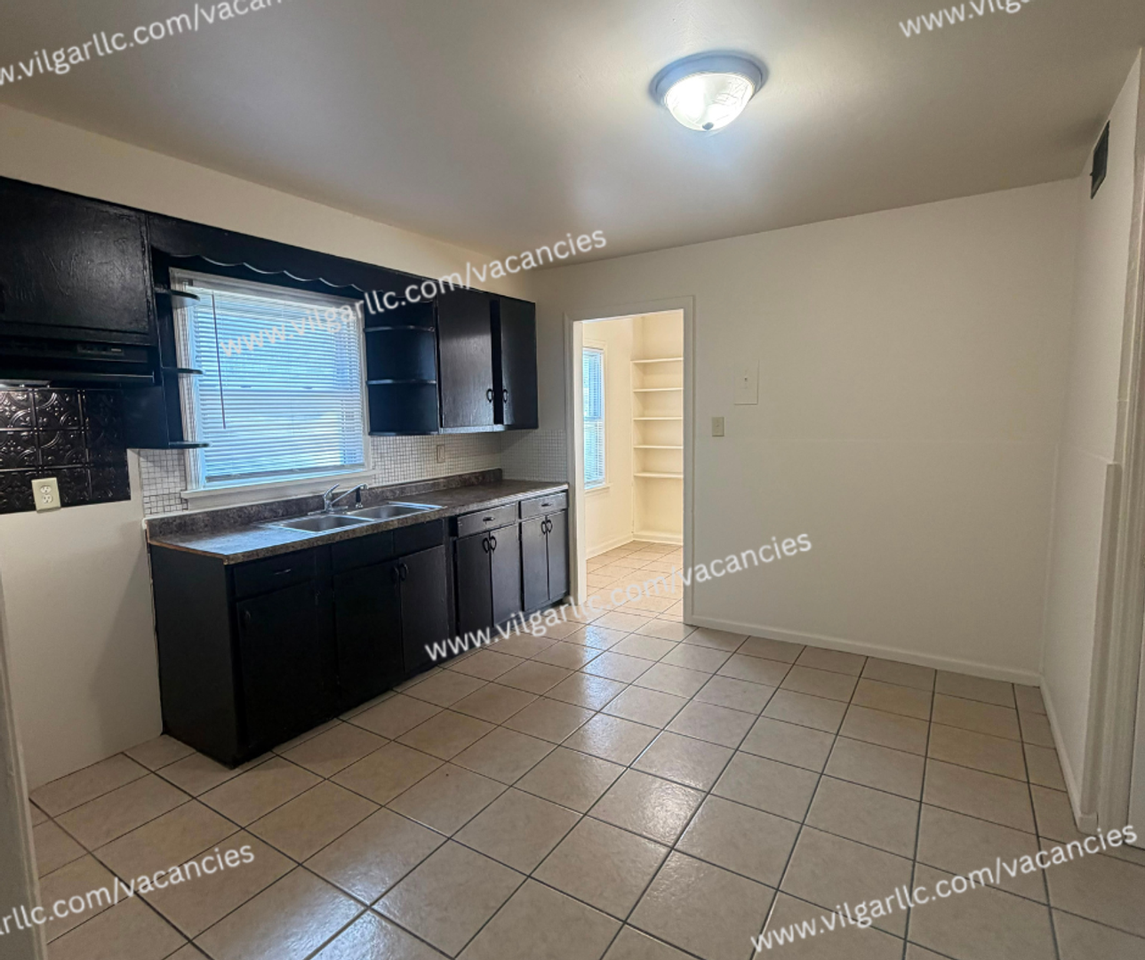727 Mount St - Photo 6 of 22
