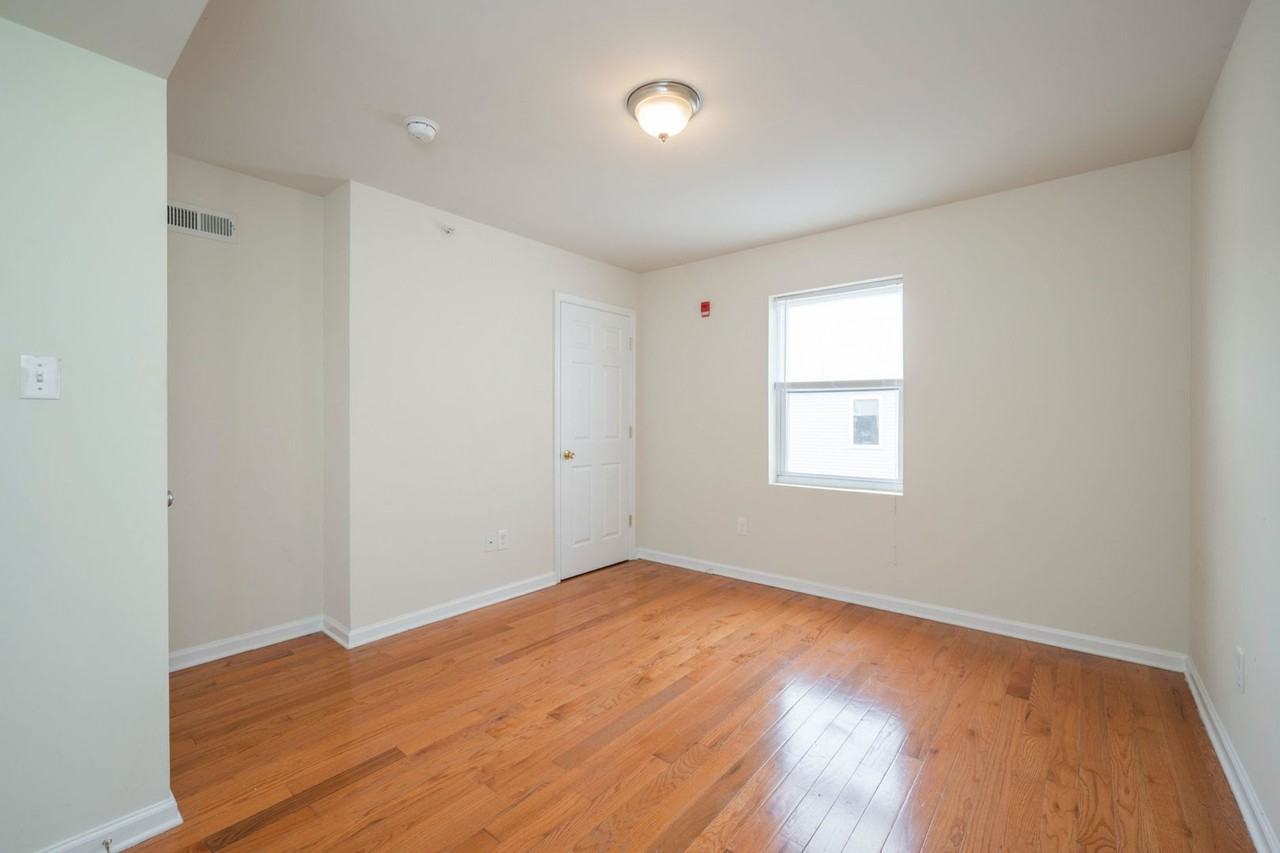 1519-21 N 16th St - Photo 5 of 18
