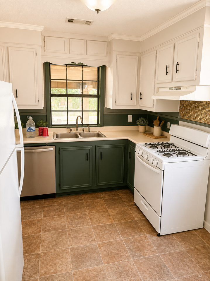 640 Woodbury Rd - Photo 4 of 8