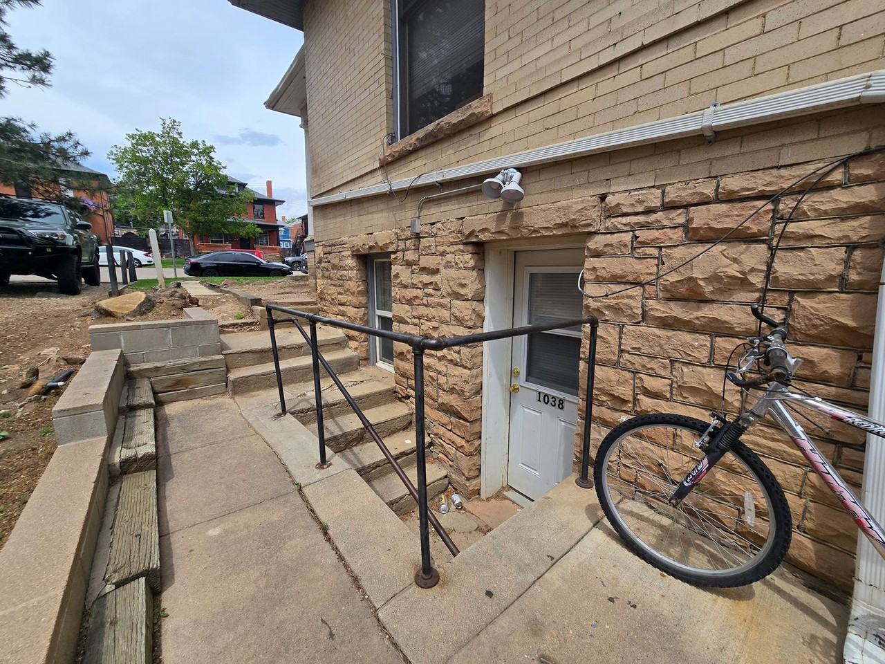 1038 14th St - Photo 2 of 11