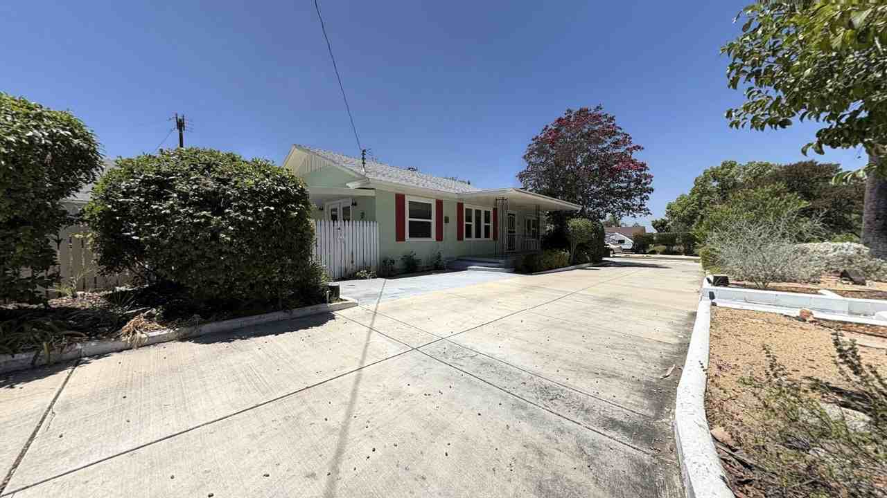 1320 E Colton Ave - Photo 2 of 19