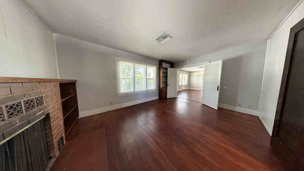 1320 E Colton Ave - Photo 7 of 19