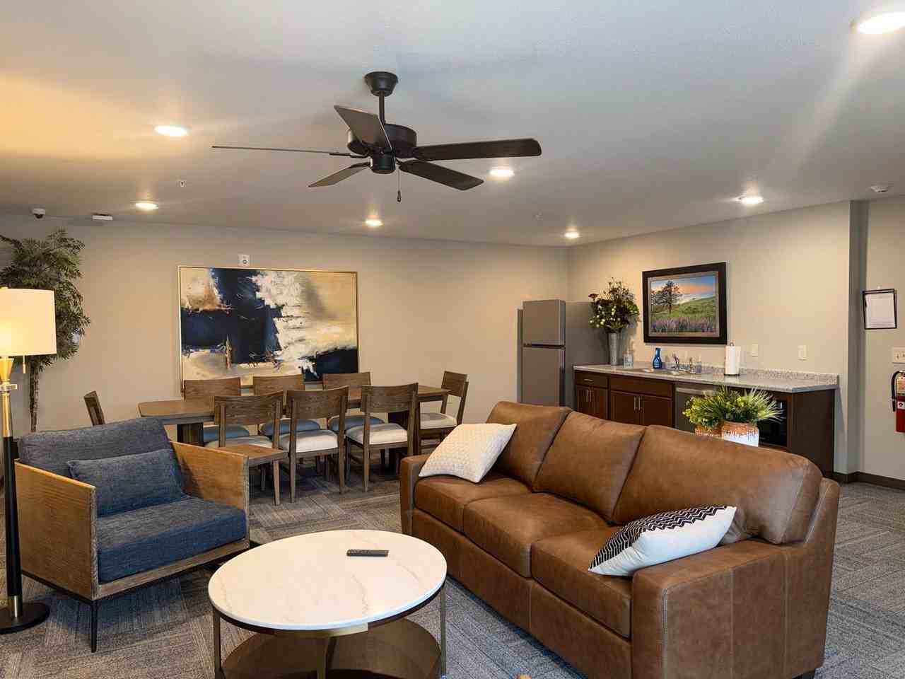 Chisago Lake Apartments (C) - Photo 7 of 36