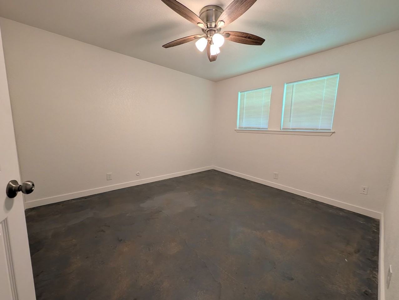 2400 Brookridge Dr #28 - Photo 4 of 6