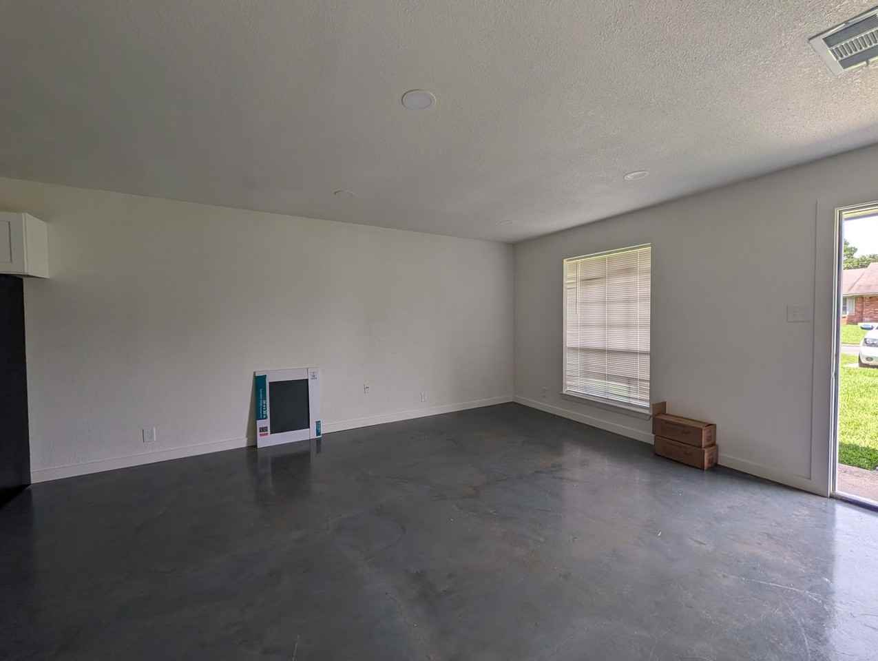 2400 Brookridge Dr #28 - Photo 5 of 6