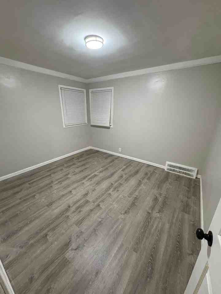 27813 Avondale St - Photo 3 of 10