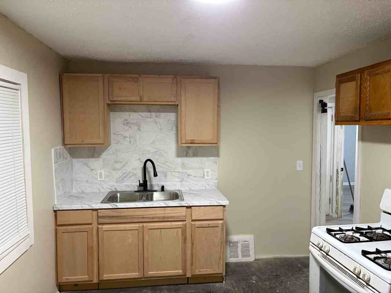 27813 Avondale St - Photo 7 of 10