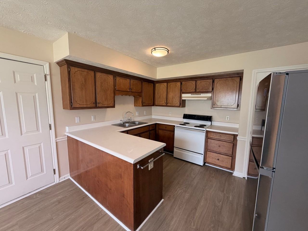 406 Hazelwood Dr - Photo 6 of 21
