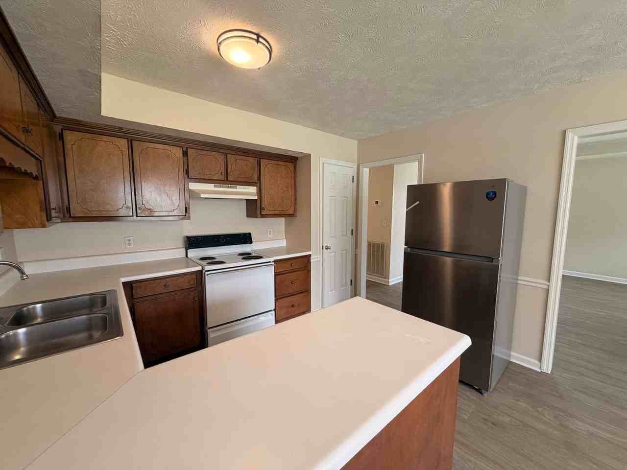 406 Hazelwood Dr - Photo 7 of 21