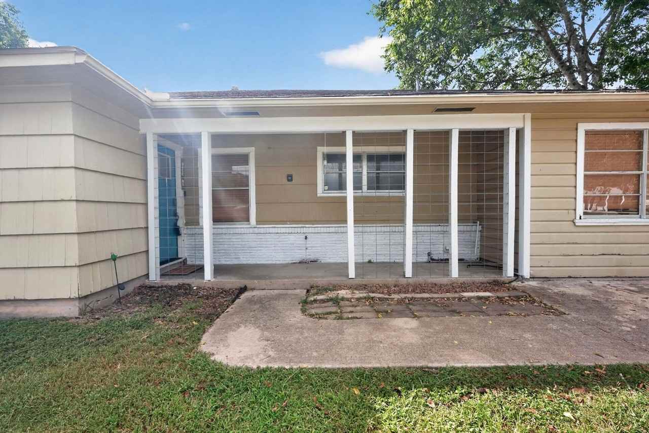 725 Mary Lake Dr - Photo 4 of 34