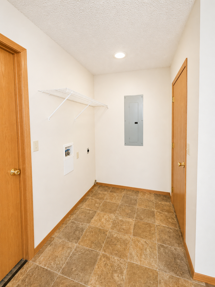 838 S Patterson Ave - Photo 6 of 11